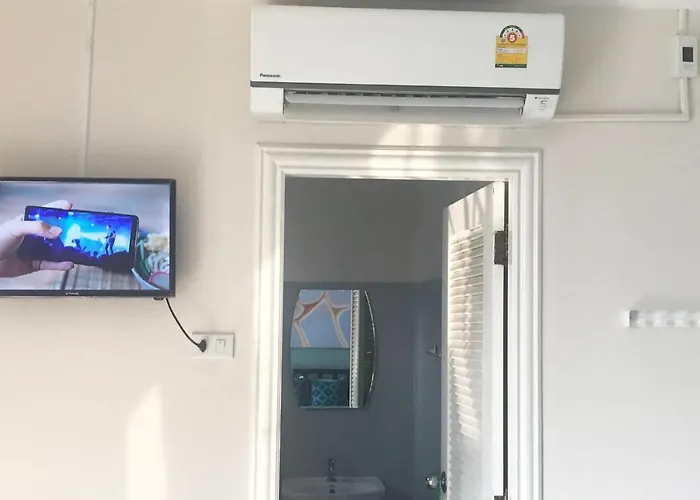 Rama9 Kamin Bird Ostello *